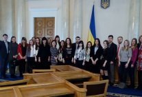 Від теорії до практики: знайомство з роботою Уряду України 